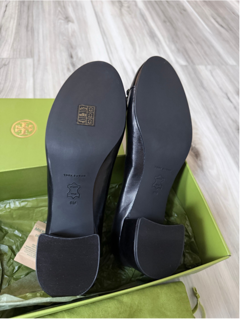 Tory Burch Cap Toe Pumps Black Leather Patent Bow Block Heel Women Size 8 NIB - Picture 10 of 11